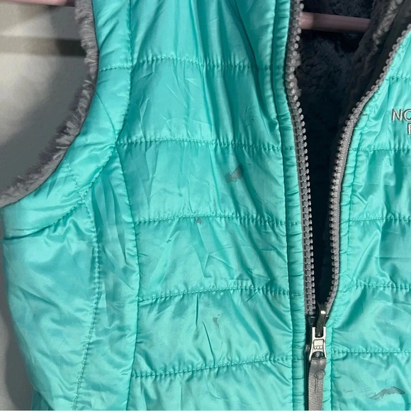 The North Face Reversible Mossbud Swirl Insulated Vest Girls Size 6 Youth - Picture 3 of 14